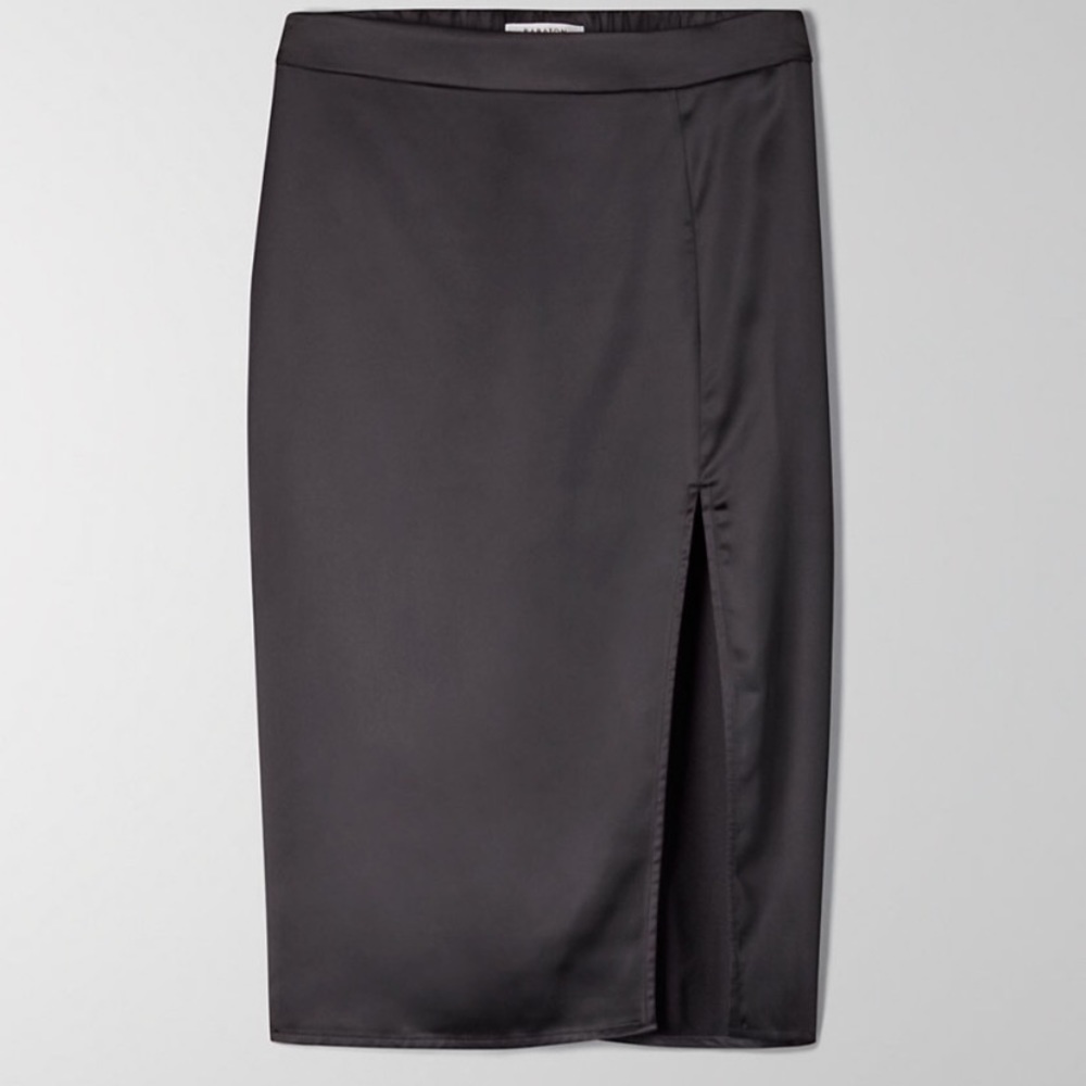 ISO ARITZIA ARIA SKIRT size 4